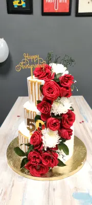 3 Tiers Golden Jubilee Cake